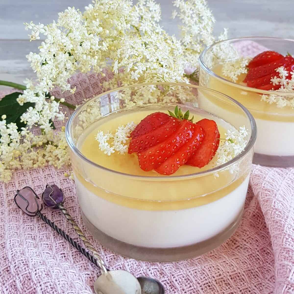 Vlierbloesem panna cotta