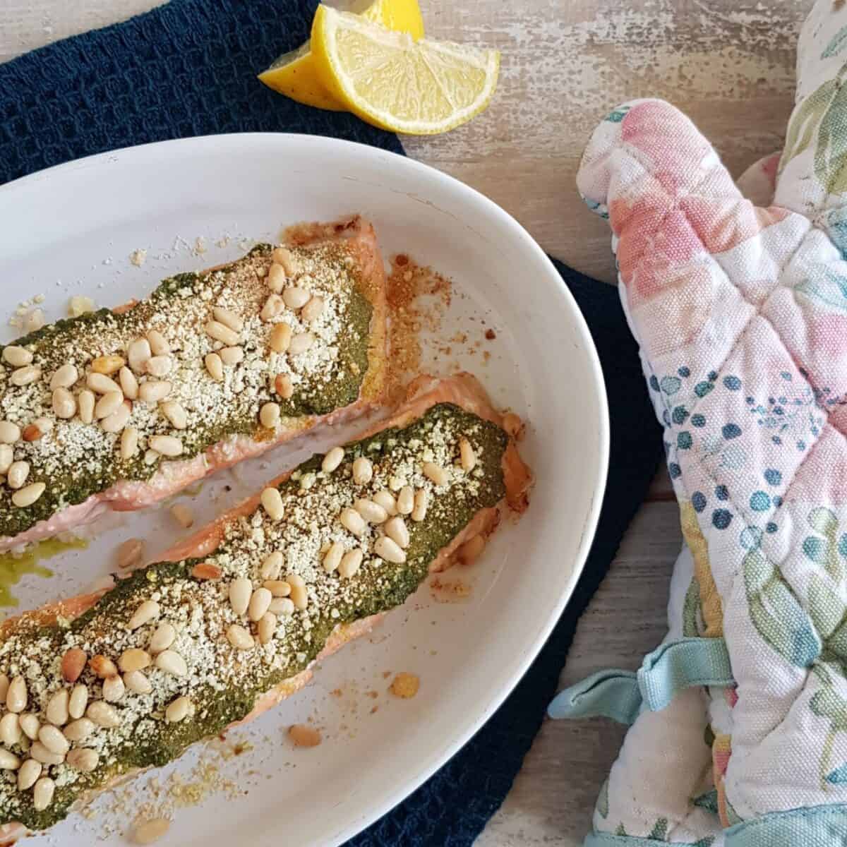 Gepaneerde zalm met pesto
