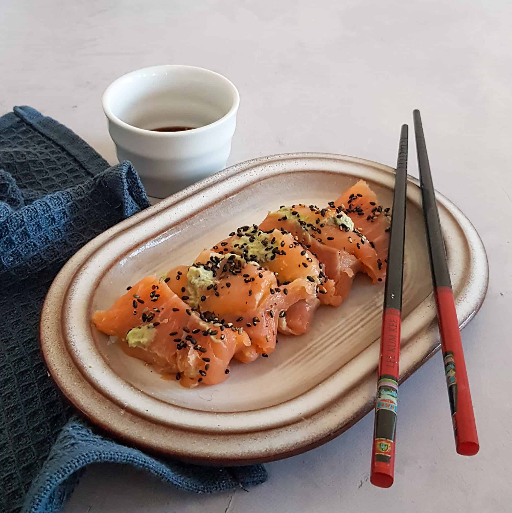 zalmrolletjes met avocado