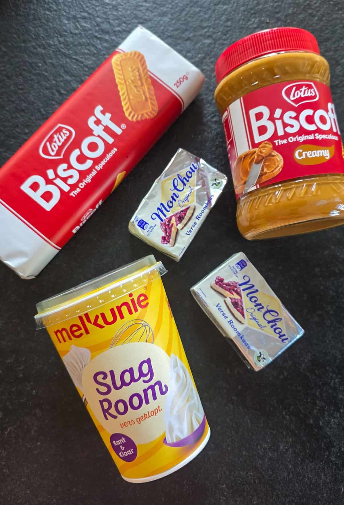 De ingrediënten om een speculoos toetje te maken.